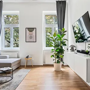 Cozy, Generous - 10 Min To City-centre - Contactless 24h Check-in Wien